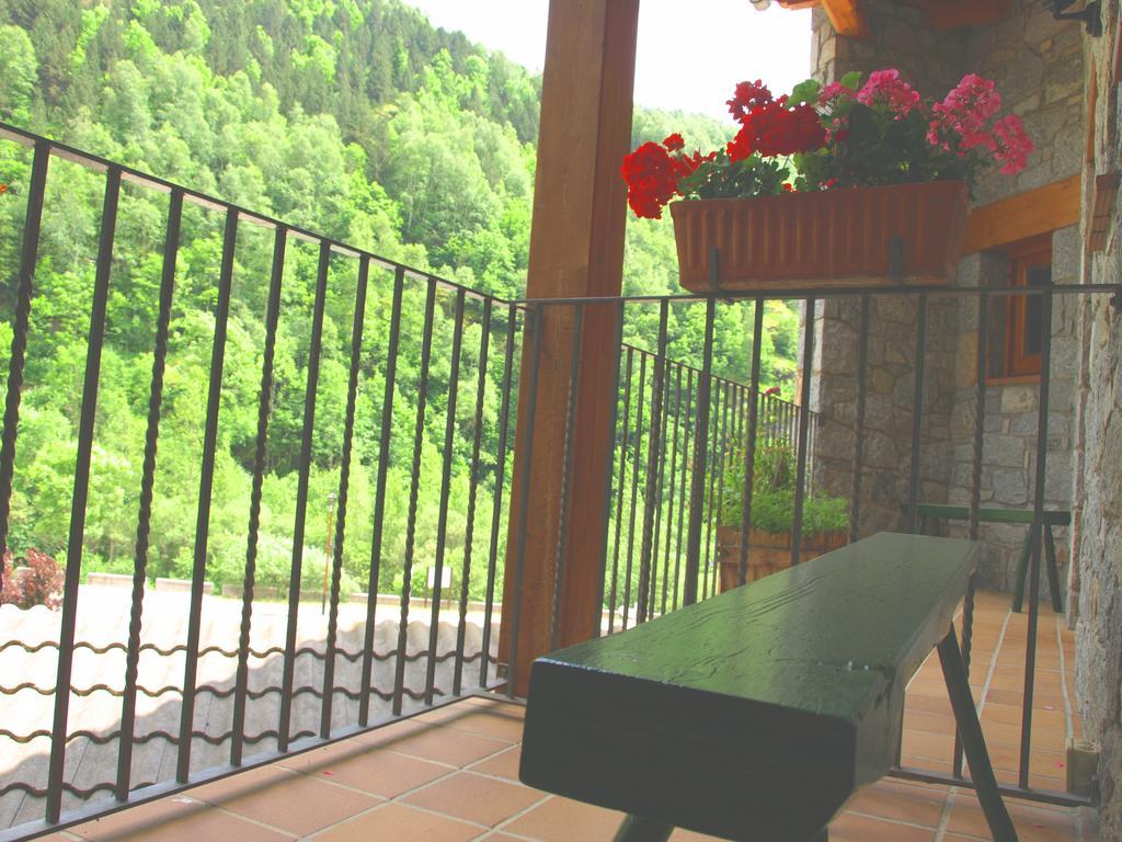 Hotel La Farga Риполь Экстерьер фото