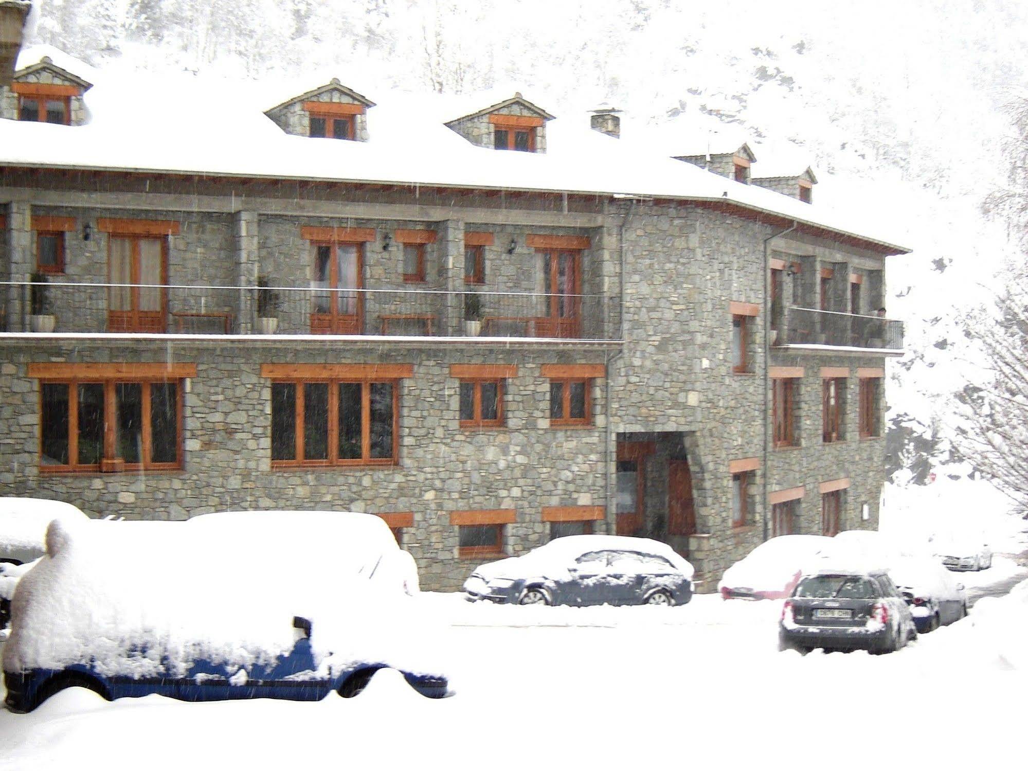 Hotel La Farga Риполь Экстерьер фото
